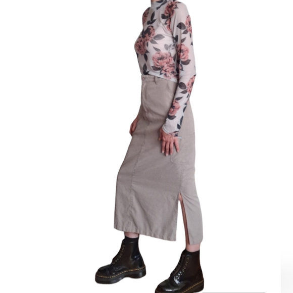 Y2 Blu kaki beige midi skirt. Size waist 28, lengh 35. - Picture 2 of 8
